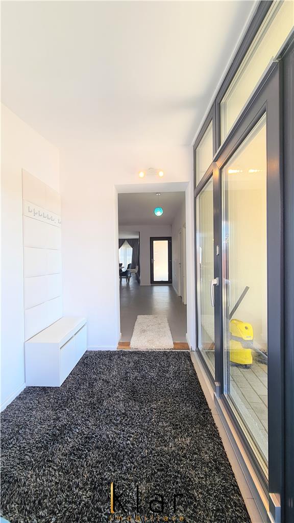 Casa moderna cu design minimalist dispusa pe un singur nivel