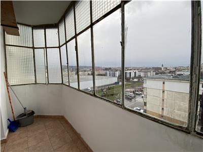 Apartament trei camere zona Aurel Vlaicu