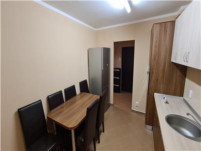 Apartament renovat 2 camere, 2 balcoane, zona Intre Lacuri