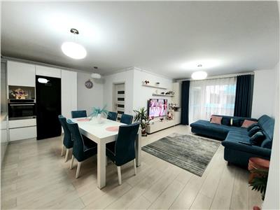 Apartament modern cu 3 camere, zona VIVO, garaj!