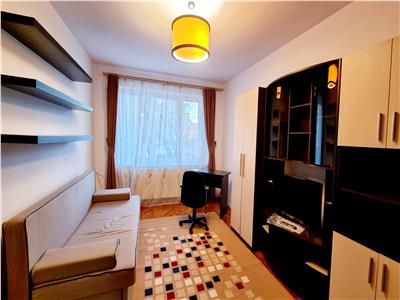 Apartament 2 camere, decomandat, 50mp, parcare, cartier Gheorgheni, zona Hotel Royal