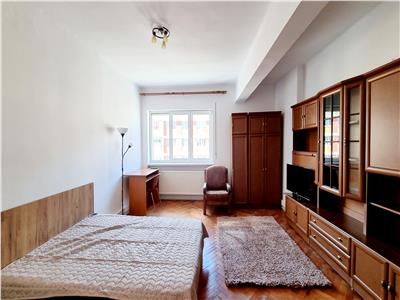 Apartament 2 camere, decomandat, 70mp, zona Centrala, Gara