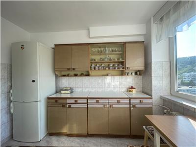 Apartament de vanzare  3 camere cu o priveliste frumoasa in Grigorescu!