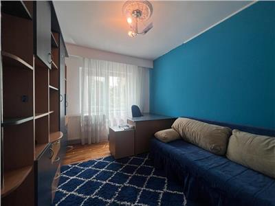 Apartament 67mp, 3 camere , decomandate, cu garaj in Plopilor, Cat-Friendly