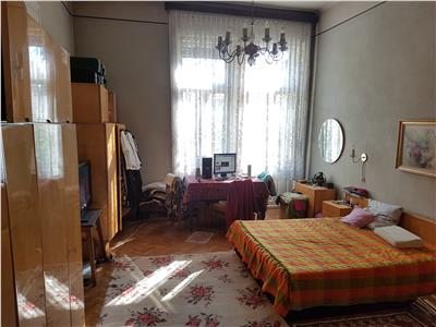Apartament trei camere in cladire cu valoare istorica zona Palatul  Urania